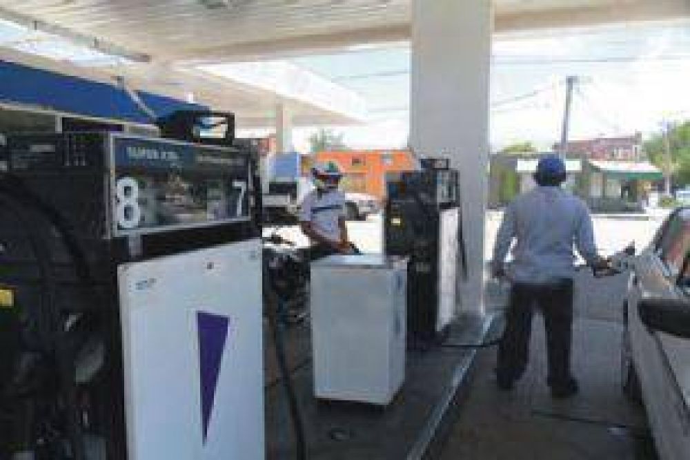 Lleg� a Tinogasta el aumento en combustibles