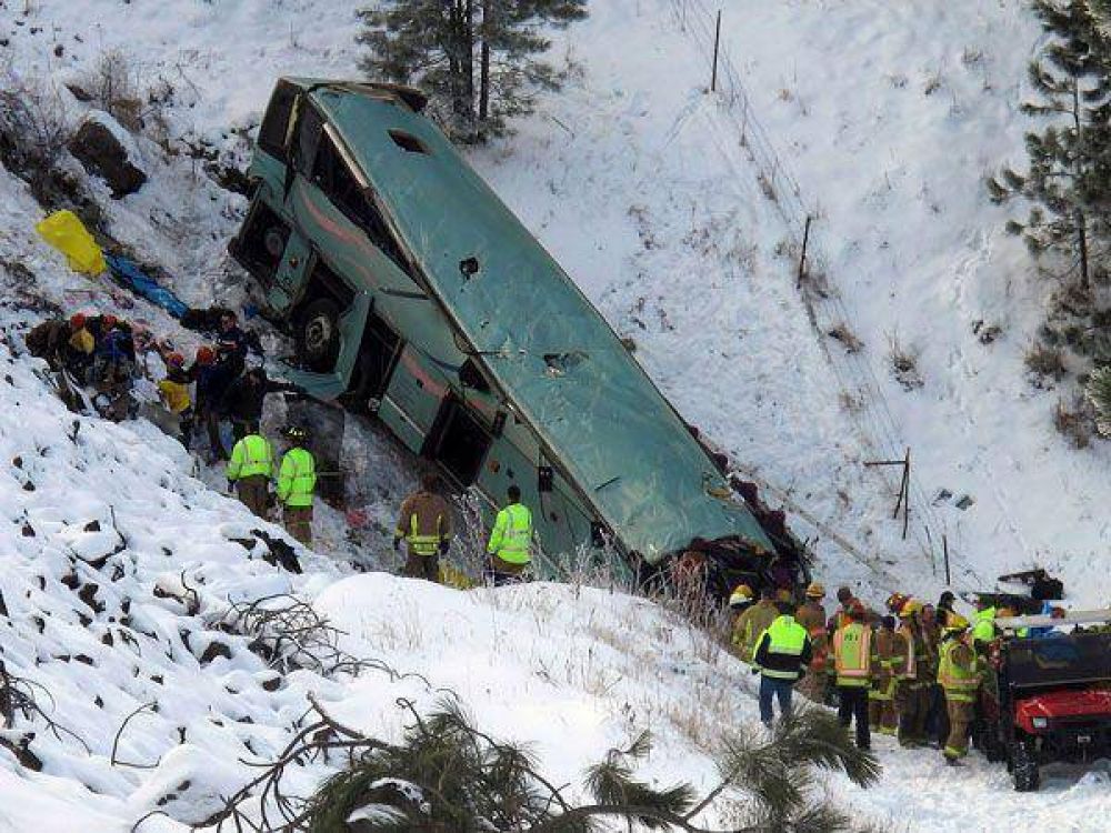 EEUU: 9 muertos en ca�da de un autob�s tur�stico