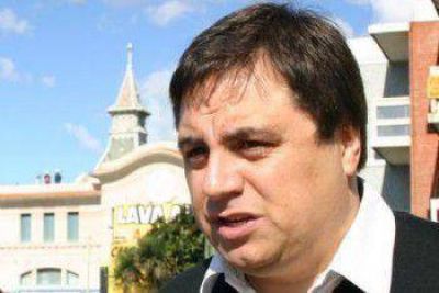 Acto de firma de 90 escrituras para habitantes de Mar del Plata