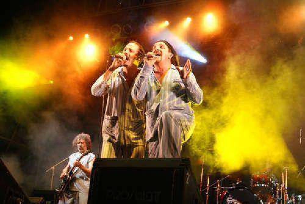 Bersuit Vergarabat cerr� la 25� edici�n del Azul Rock