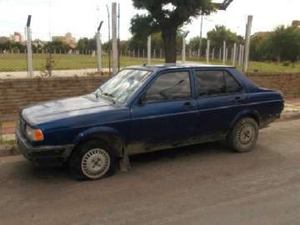 En Santa Rosa detuvieron a un hombre que se fugaba luego de intentar apu�alar a una persona y casi atropellar a un polic�a