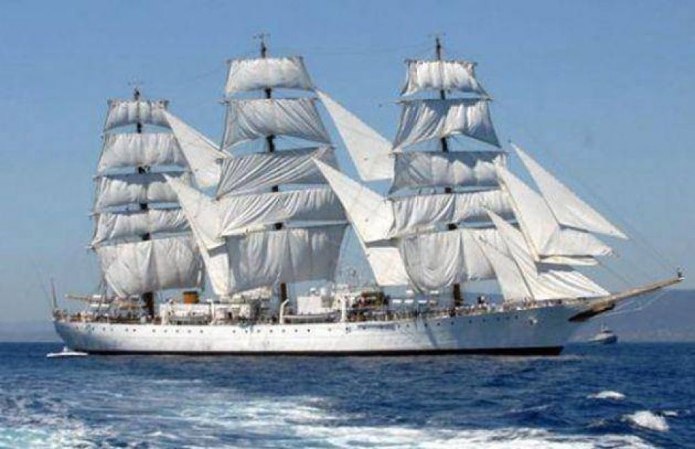 La Fragata Libertad ya navega por Brasil y el 9 de Enero llegar a Mar Del Plata