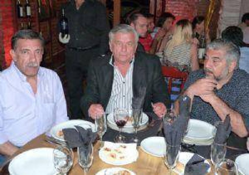 Infante presidi� brindis de fin de a�o