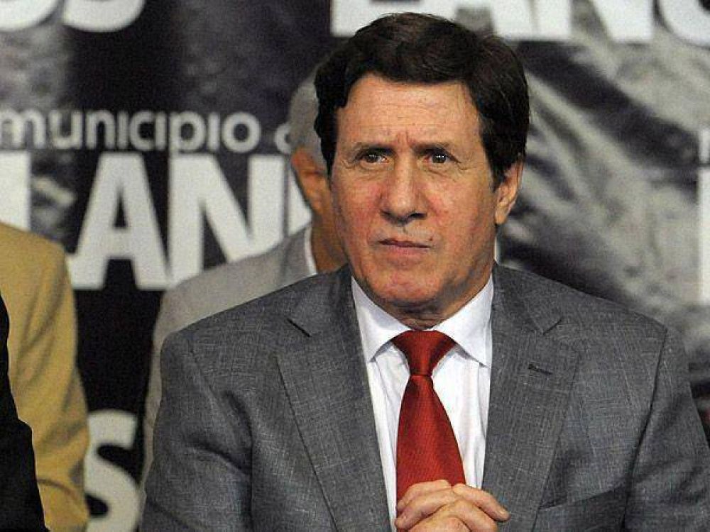 El intendente de Lan�s habl� de la cr�tica de Marcela Morelo: "Tambi�n la aplaud�"