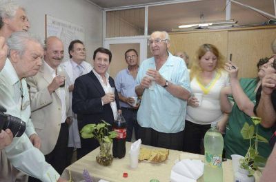 EL INTENDENTE DE LAN�S DAR�O D�AZ P�REZ ASISTI� AL CENTRO DE SALUD MUNIICPAL DR. LU�S M�SPERO