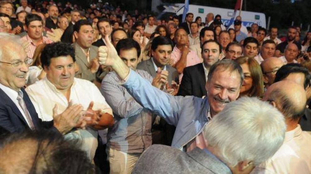 Schiaretti, con mejor imagen en C�rdoba