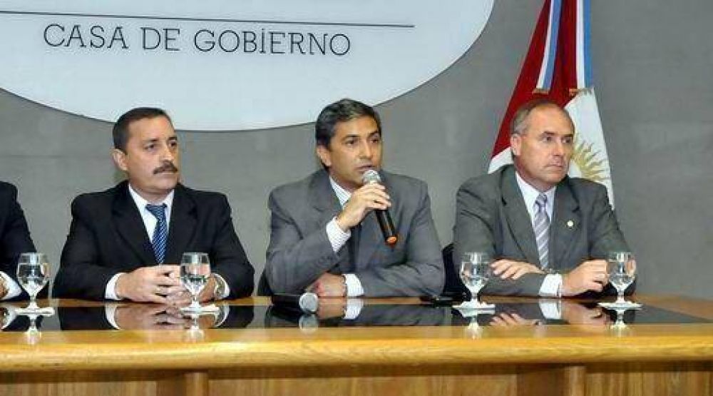 Fr�as y Collino asumen hoy la conducci�n de la Polic�a