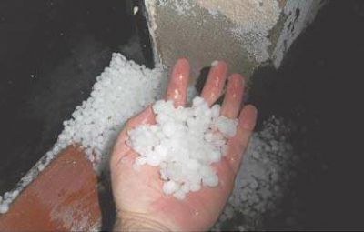 Con lluvia y granizo, se inici� el 2013 en la Perla del Oeste