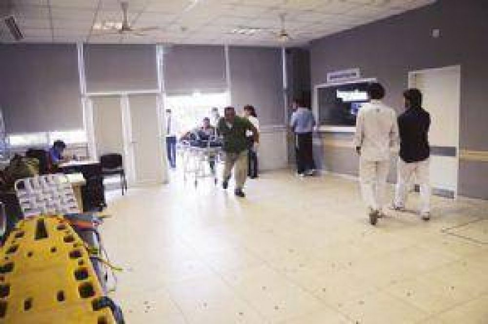 Colaps� la guardia del hospital Regional