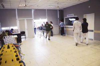 Colaps� la guardia del hospital Regional