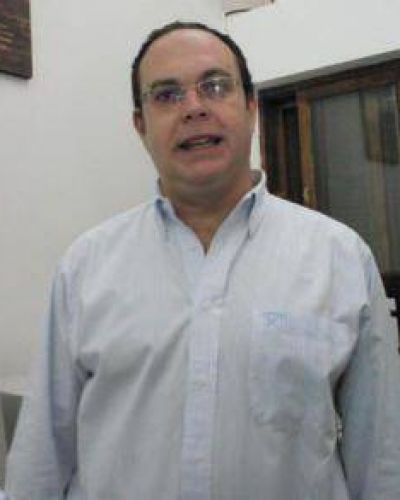Baigorr� aparece como la alternativa de Basualdo.