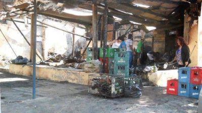 Barloa: clientes y fan�ticos ya buscan reconstruir el local 