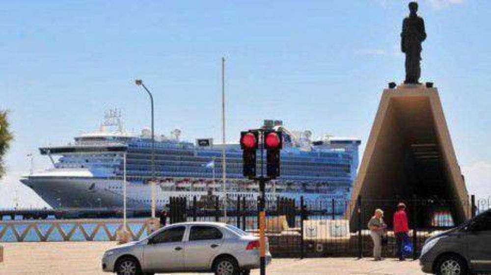 �poca de cruceros: las grandes embarcaciones llegan a madryn 