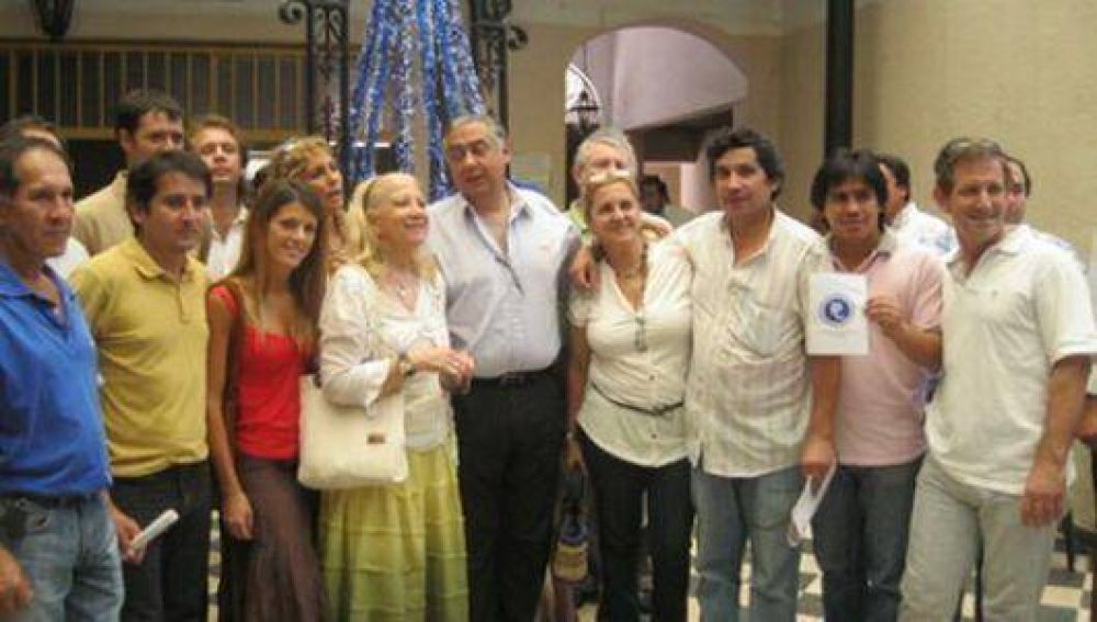 Perucho Cassani apunta a la pacificaci�n social 