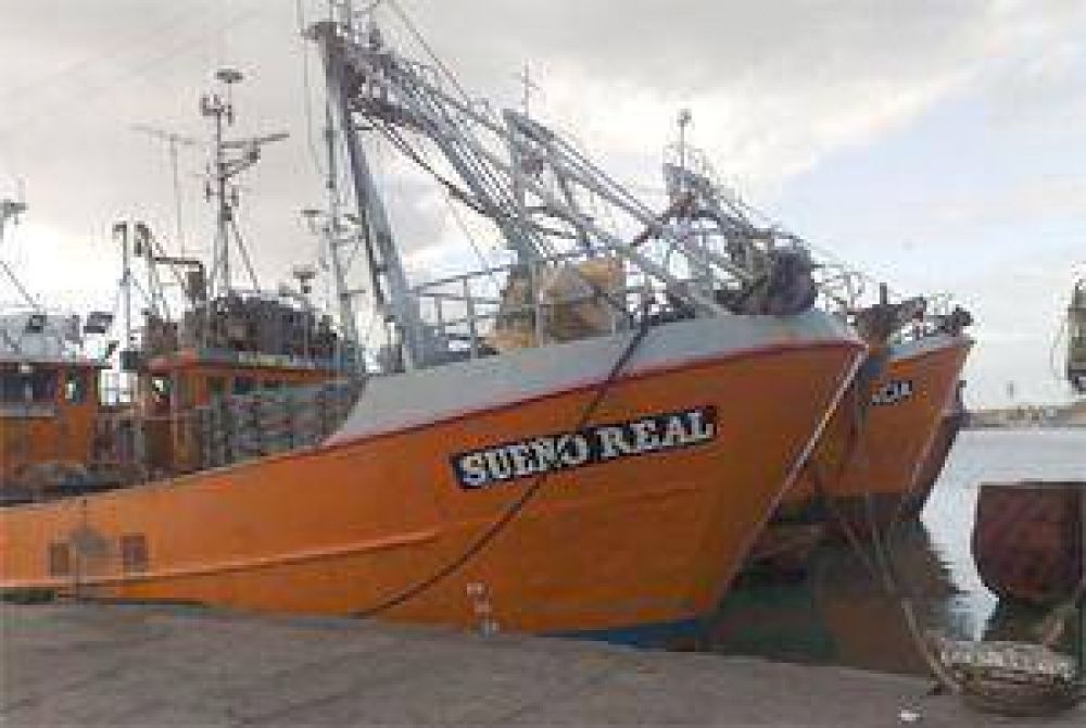 Se reflota el paro en la flota fresquera amarilla