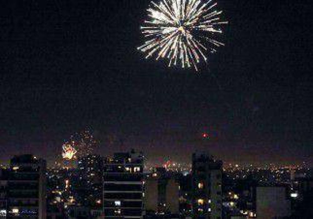 La pirotecnia en la ciudad pudo m�s que la ordenanza y la ley  