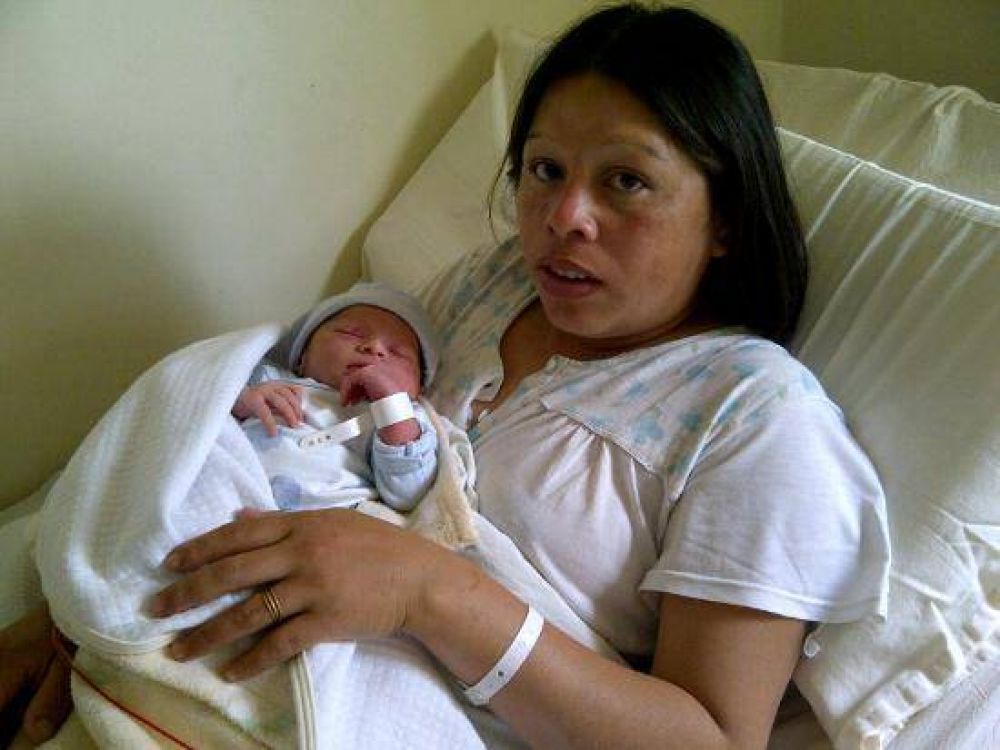 A las 4:00, naci� el primer beb� del 2013 en Olavarr�a