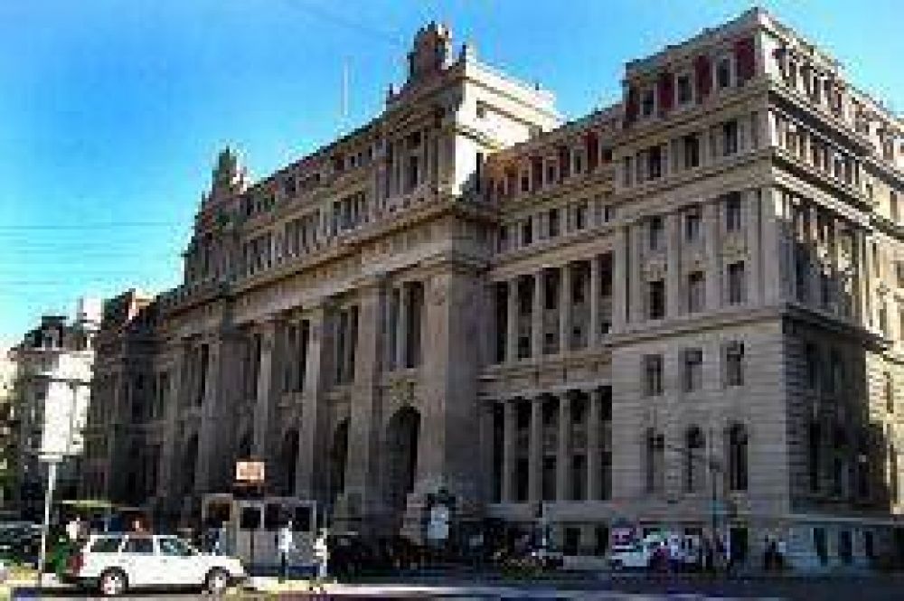 Investigan desapariciones y listas negras en el INTA durante la dictadura