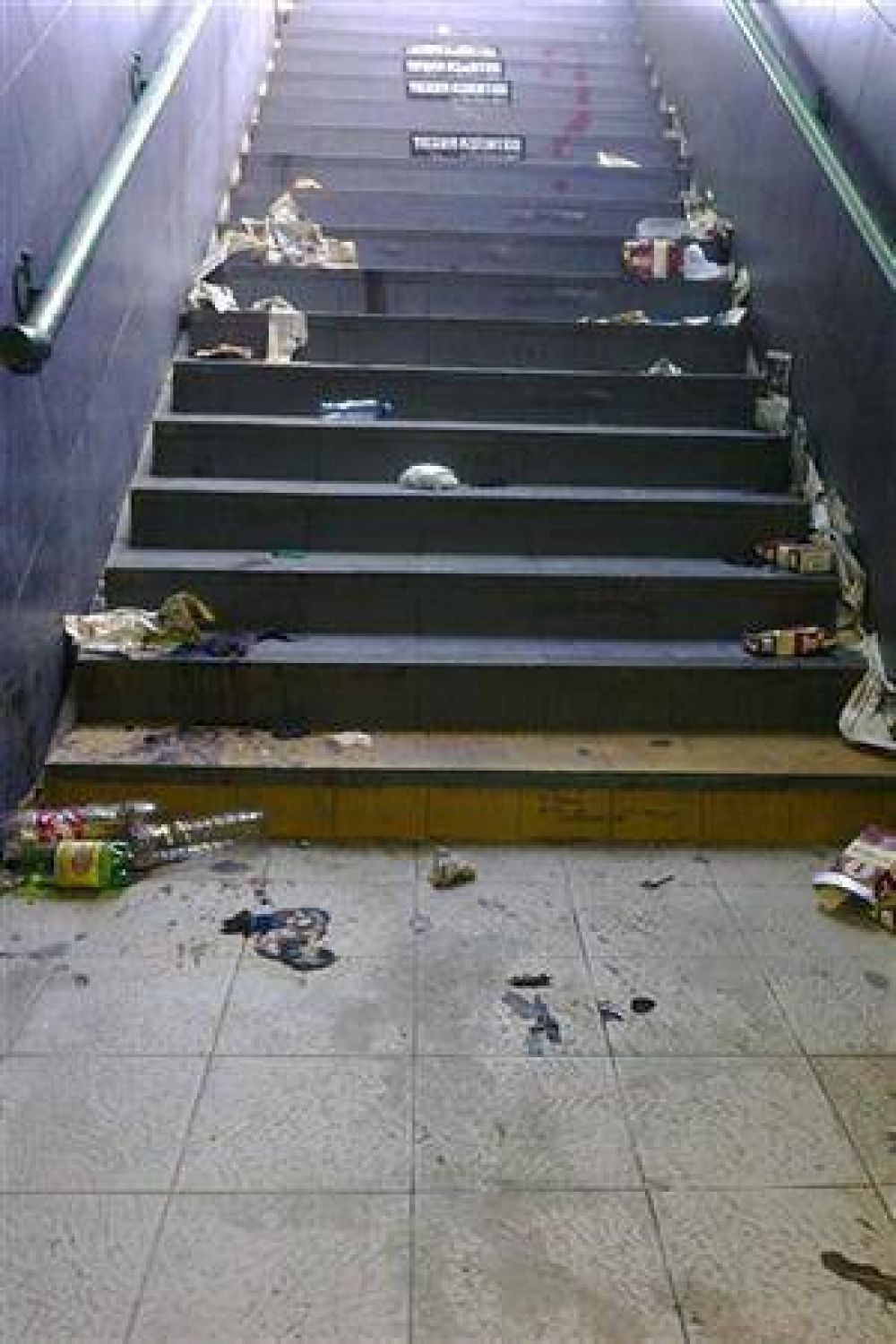 La l�nea D amaneci� con mucha suciedad acumulada