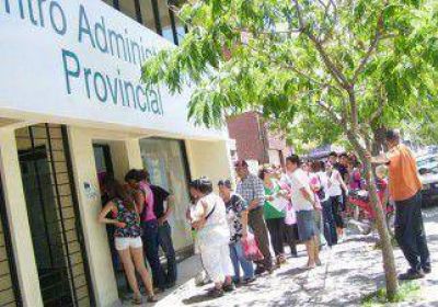 Siguen las colas y esperas en busca del preciado nuevo DNI  