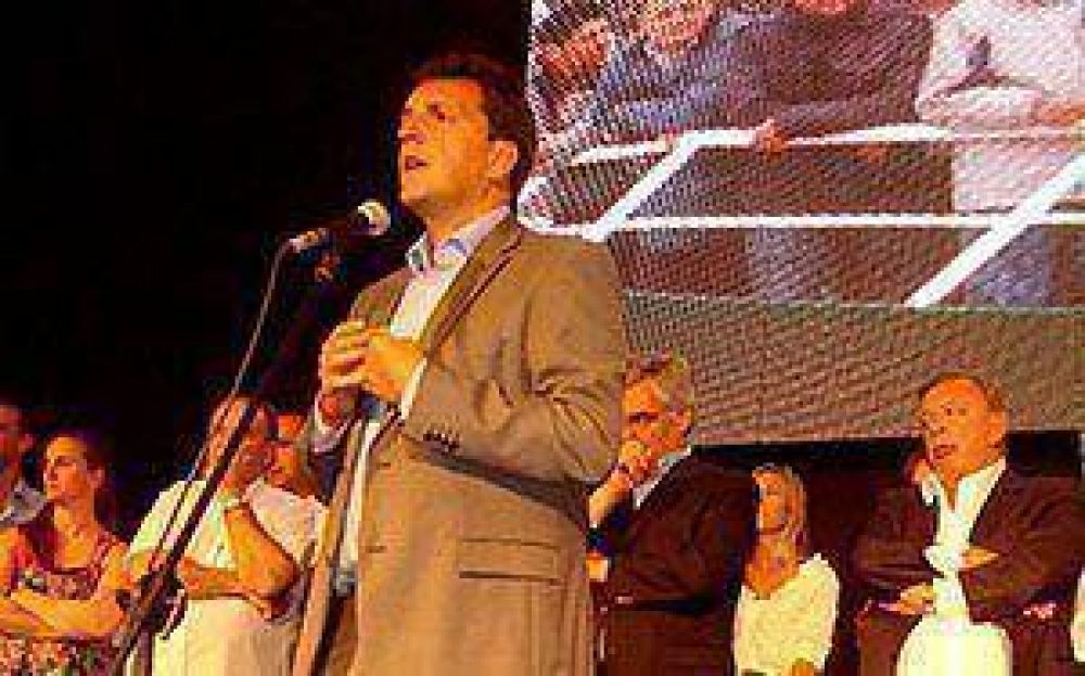 Sergio Massa seduce a todos, hasta al intendente Z�ccaro