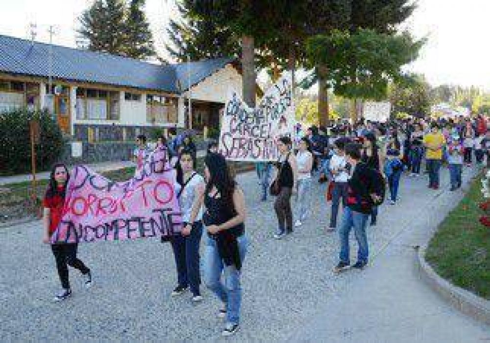 Detenido por violaci�n niega cargos  