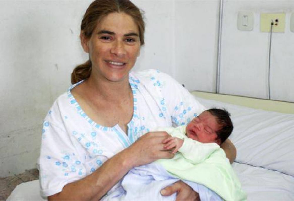 Mariela es la primera zarate�a que naci� durante este a�o