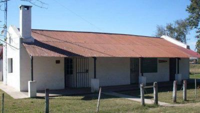 Escuela y colonos de Santa Elena tambi�n reclaman tierras