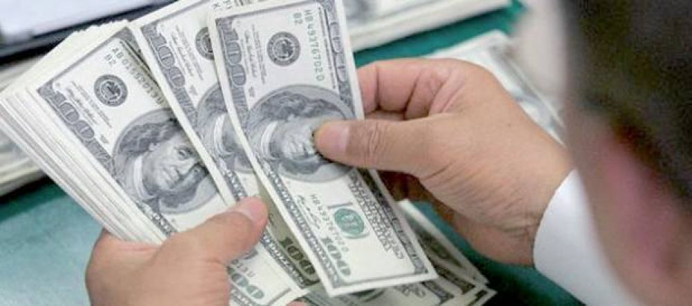 En San Nicol�s el d�lar �blue� se comercializa a casi 7 pesos