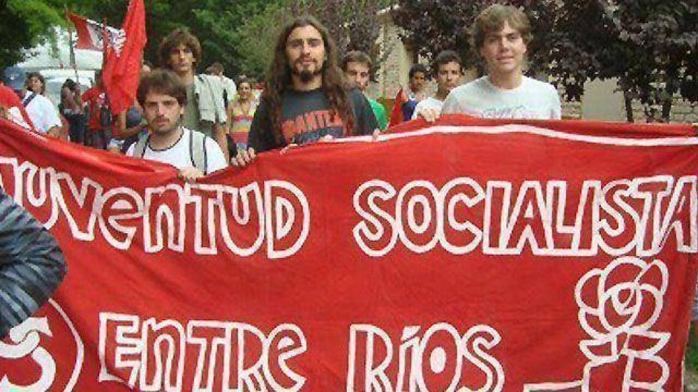 Los j�venes socialistas acampan con Binner en Entre R�os
