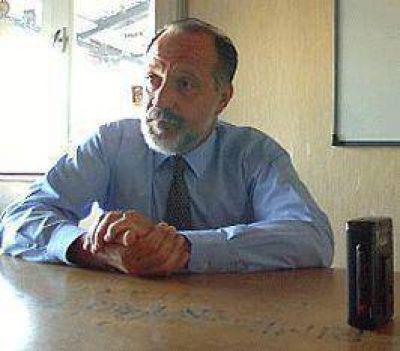 El ex funcionario alberinista sale al cruce de los rumores  Van der Kooy: "Me gusta la pol�tica, pero no voy a ser candidato a nada en Pilar"
