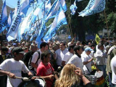 Los municipales santafesinos piden un aumento de sueldo del 30 por ciento 