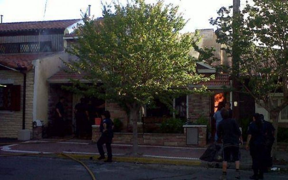 Incendio en geri�trico: rescataron a 15 abuelos