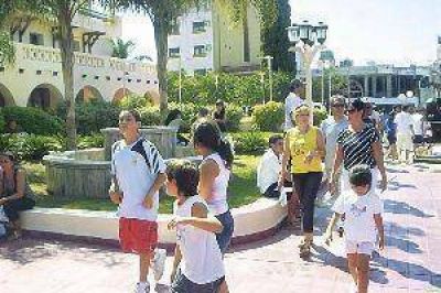 Las Termas espera a numerosos turistas que recorren el pa�s en el verano