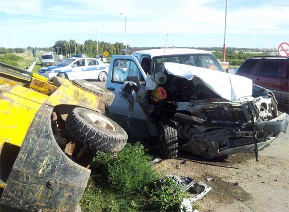 Fuerte accidente sobre el puente de "La Carrindanga"
