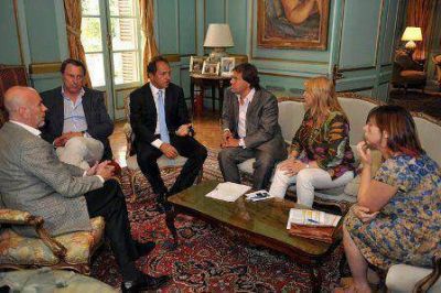 El Gobernador con gabinete en punteo de principales temas