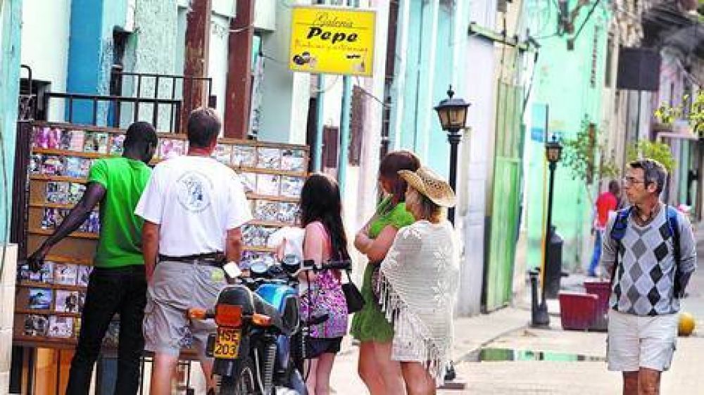 Preocupa a los cubanos un futuro sin la ayuda vital del chavismo