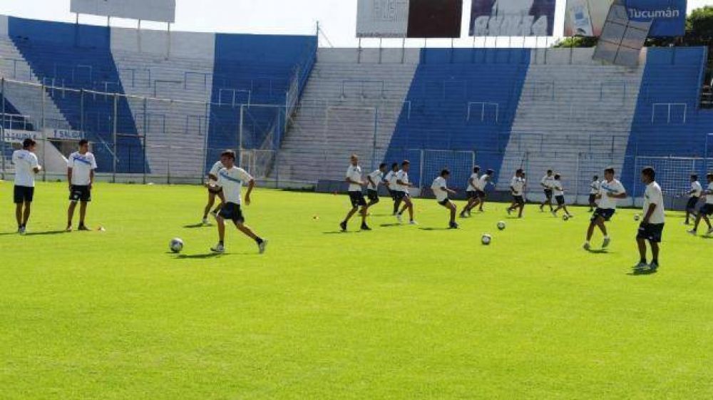 Atl�tico realiz� la primera pr�ctica del a�o en el "Monumental" 