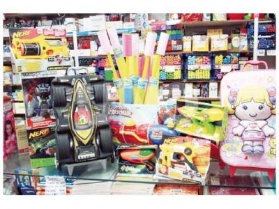 Juegos para el agua y mochilas, lo m�s buscado por los Reyes 