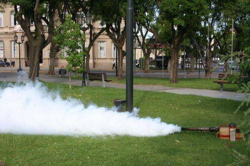 El Municipio realiza fumigaciones en parques y plazas de la Ciudad