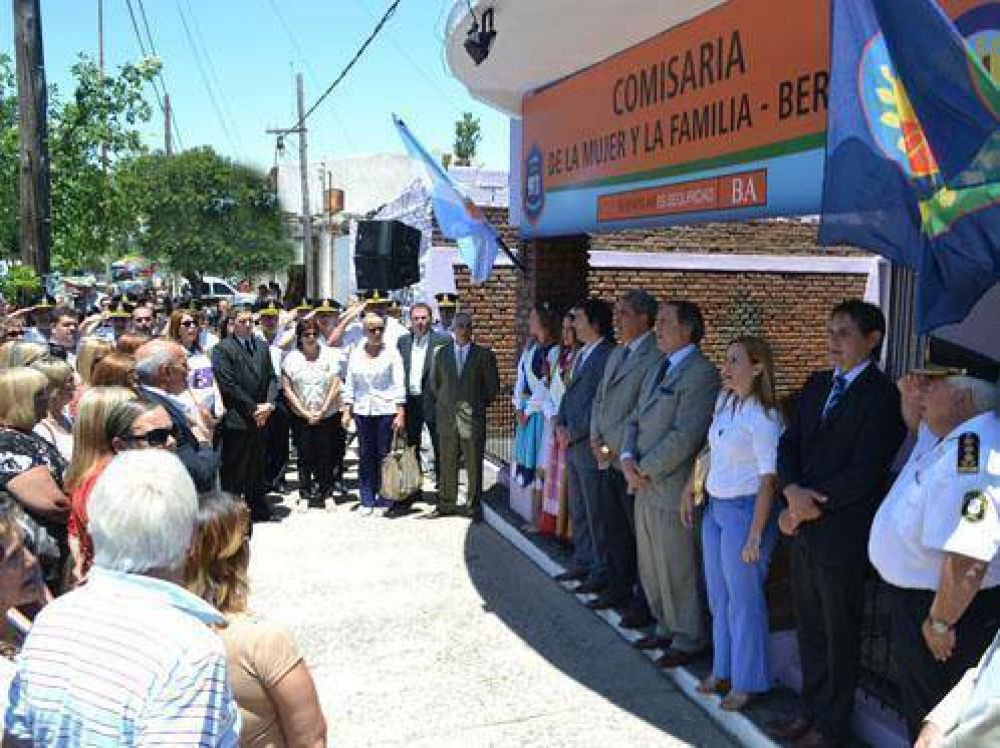 Slezack y Casal inauguraron la Comisar�a de la Mujer y la Familia