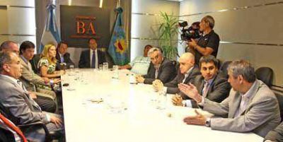 Ferraresi firm� un convenio con Provincia para la creaci�n de una escuela descentralizada de formaci�n policial