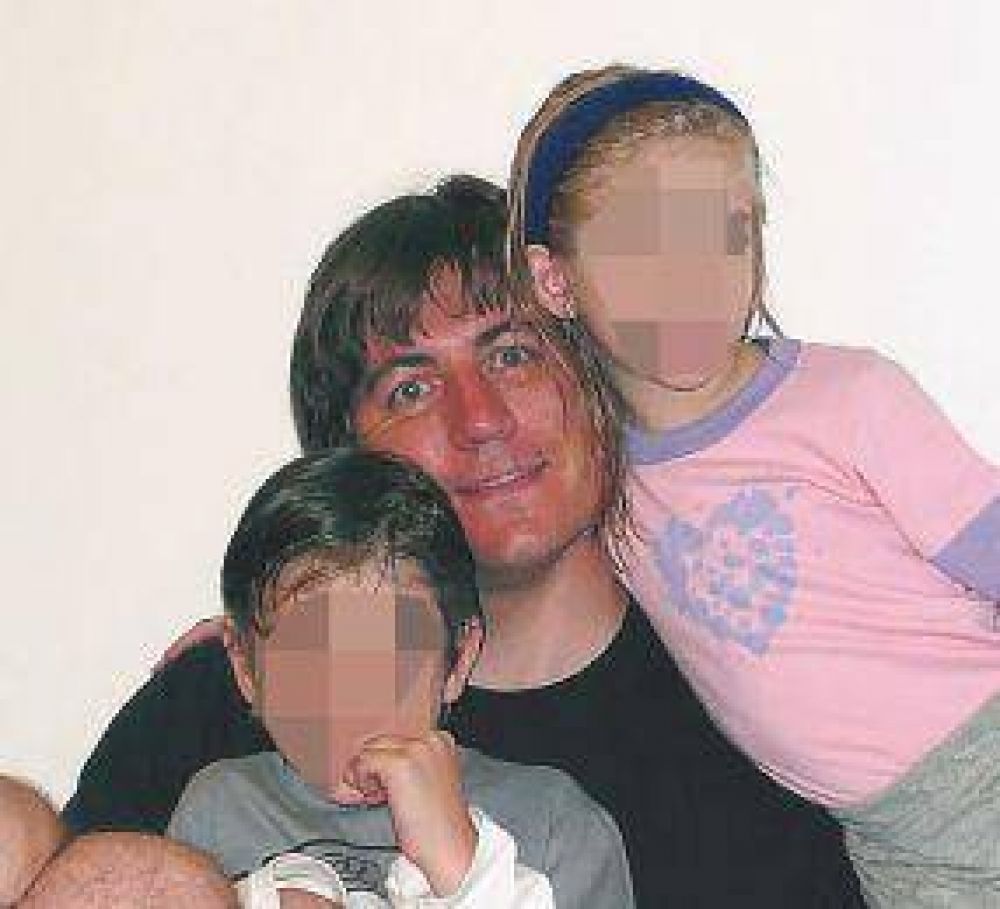 Lo acusan de golpear a su mujer y abusar de sus hijos, pero le dieron la tenencia
