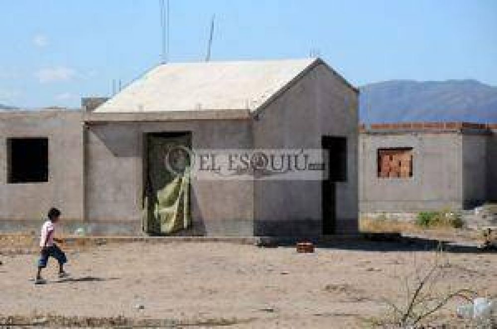 Los usurpadores contin�an firmes