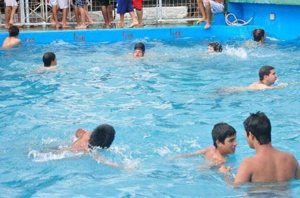 Posadas contar� con unos 40 natatorios en pocos d�as