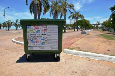 J�venes ebrios intentaron robar un nuevo basurero
