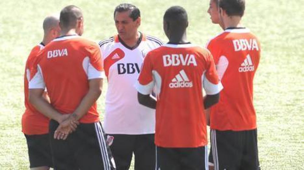 En la vuelta al trabajo, alegr�a por Vangioni y Trezeguet