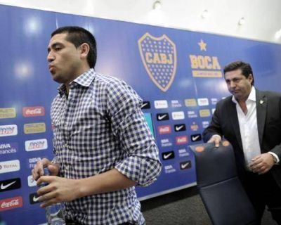 Angelici: "Hoy se define lo de Rom�n y espero juntarme a la tarde"