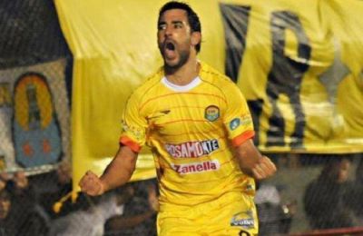 Alvarado ya tiene a su centrodelantero