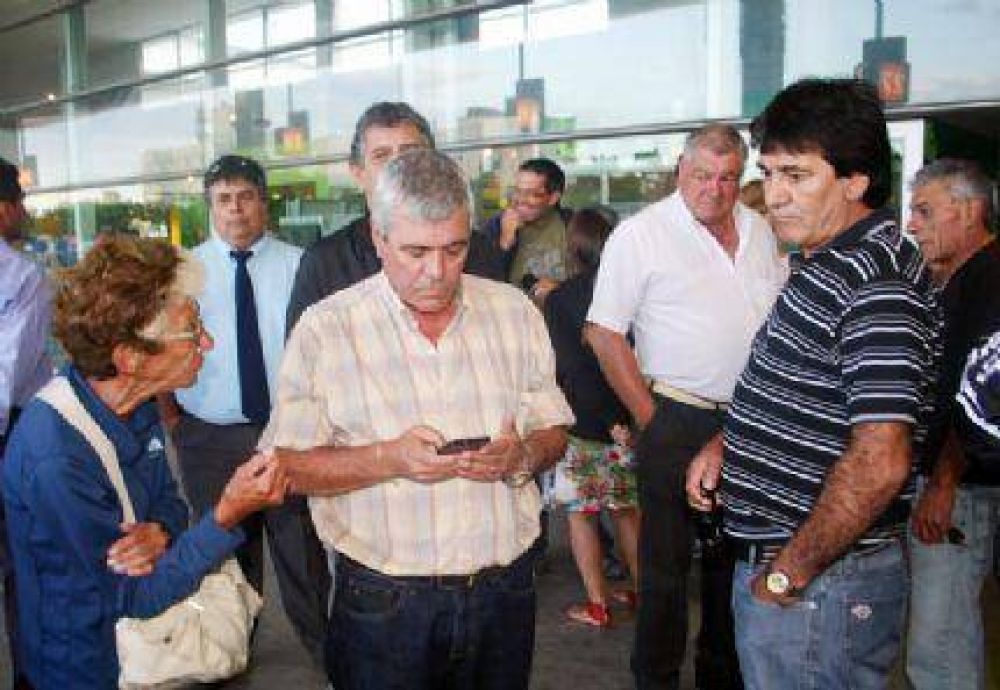 Por m�s de 4 horas la Estaci�n Terminal de Micros fue un caos ante un paro sorpresivo de UTA
